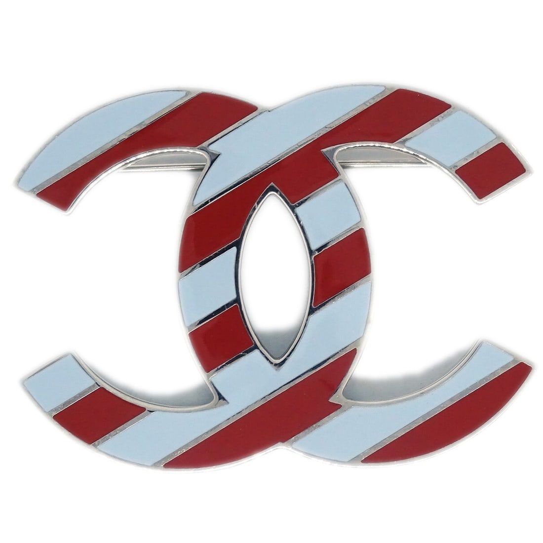 Chanel CC Brooch Pin Silver Plated Bordeaux Gray 16S: Chanel CC Brooch Pin Silver Plated Bordeaux Gray 16S This exquisite Chanel CC Brooch Pin features a rich bordeaux gray color and is crafted from high-quality silver-plated material. The brooch is in v