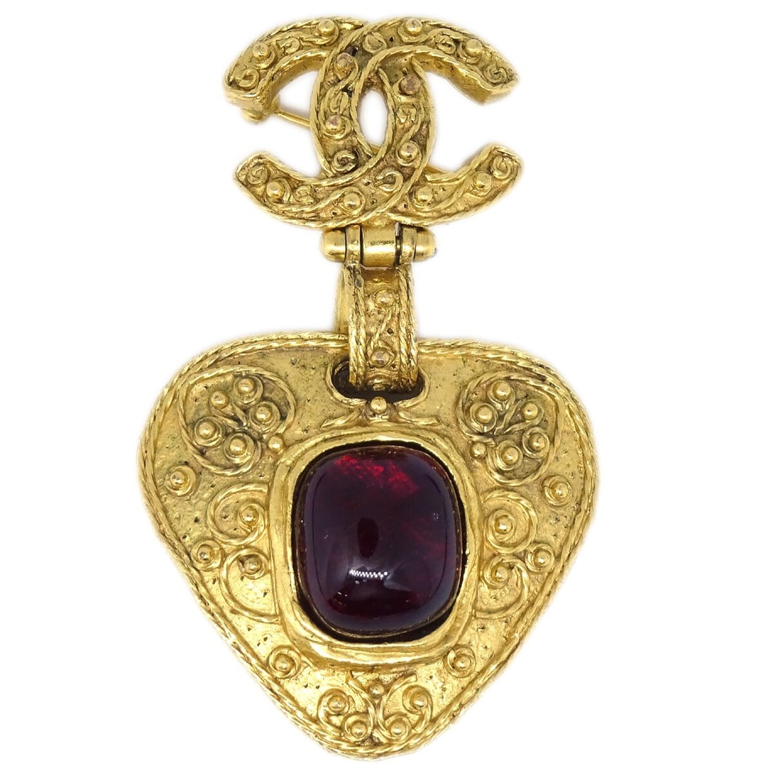 Chanel Gripoix Brooch 94A Gold Plated with Red Accents: Chanel Gripoix Brooch 94A Gold Plated with Red Accents This exquisite Chanel Gripoix Brooch Pin is a stunning accessory that effortlessly elevates any outfit. Crafted in France, this brooch features a