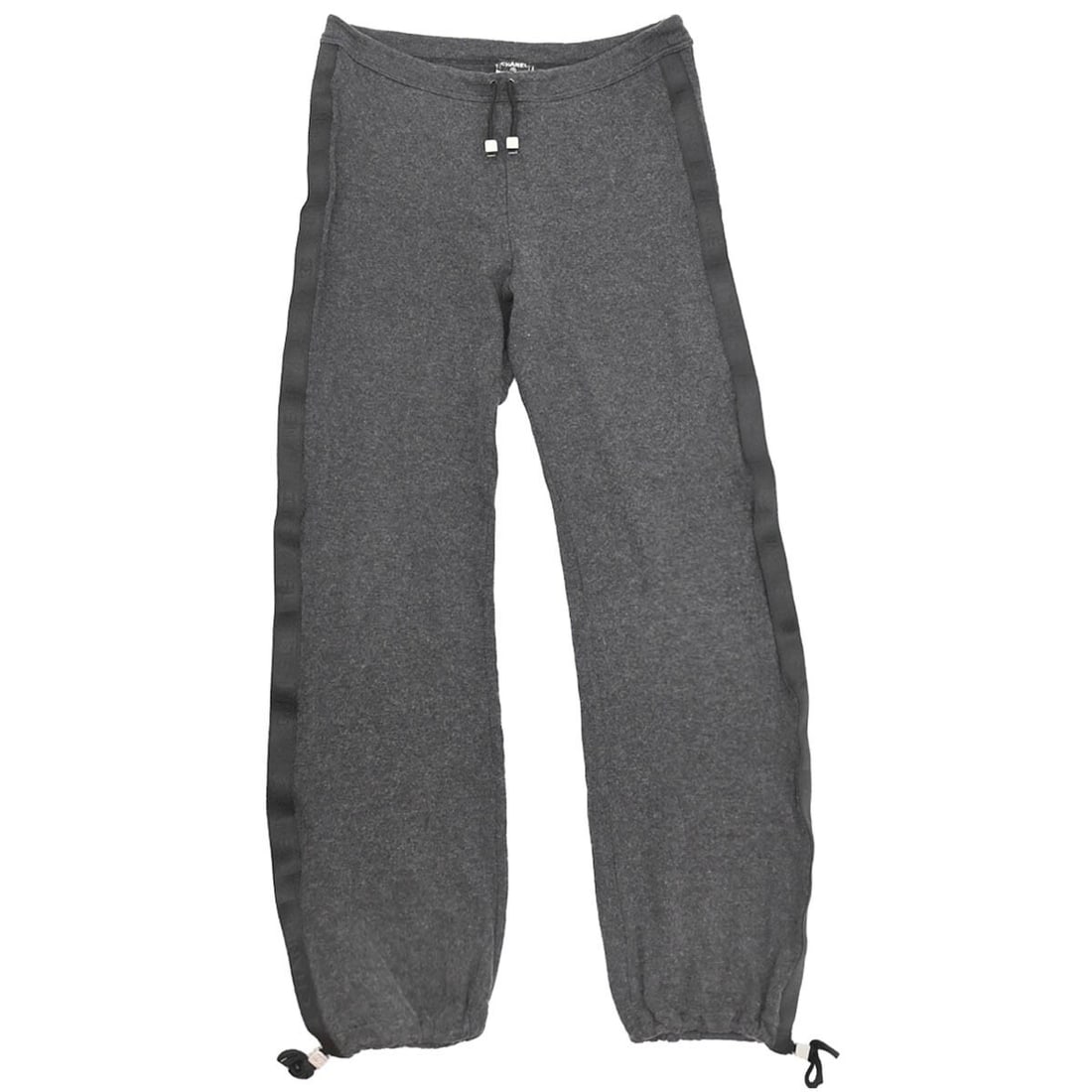 Chanel Vintage Gray Sweatpants Size 38 Regular Fit: Chanel Vintage Gray Sweatpants Size 38 Regular Fit Elevate your casual wardrobe with these vintage Chanel sweatpants in a sophisticated gray hue. Crafted from a luxurious blend of 85% cotton and 15% c