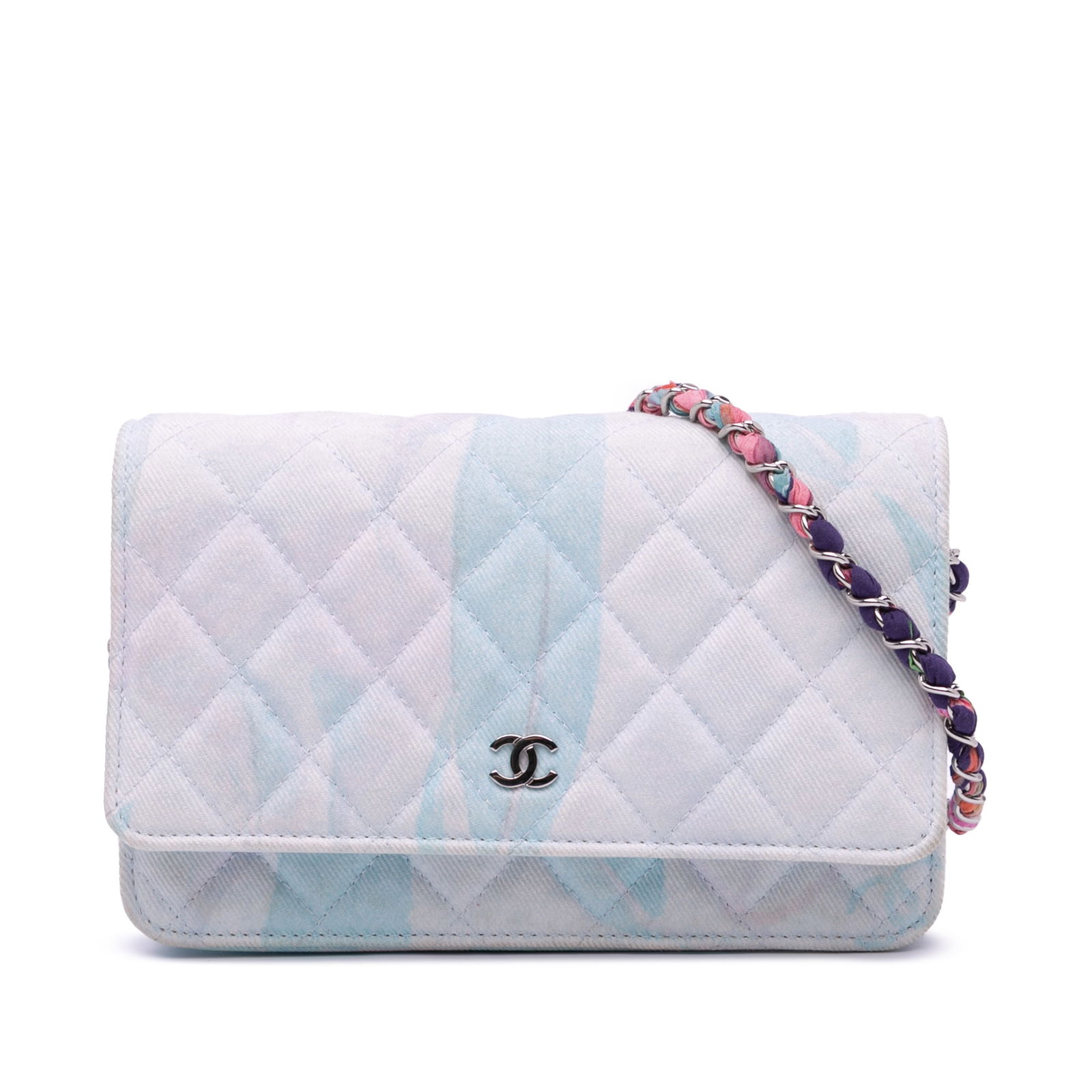Chanel CC Quilted Canvas Wallet on Chain White Fabric Bag: Chanel CC Quilted Canvas Wallet on Chain White Fabric Bag The Chanel CC Quilted Canvas Jungle Jeans Wallet on Chain is a stylish accessory featuring a durable canvas body and a woven fabric chain stra