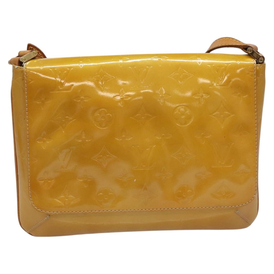 Louis Vuitton Patent Leather Thompson Street Bag Beige 26cm: Louis Vuitton Patent Leather Thompson Street Bag Beige 26cm This Louis Vuitton Thompson Street handbag for women features a beige patent leather exterior with the iconic Monogram Vernis finish. It mea