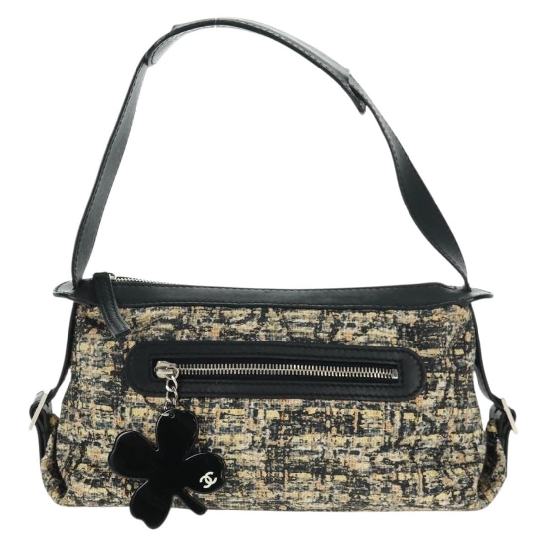 Chanel Tweed Beige Vintage Clover Shoulder Purse 27cm by 13cm by 10cm: Chanel Tweed Beige Vintage Clover Shoulder Purse 27cm by 13cm by 10cm This Chanel Vintage Clover Shoulder Bag features a beige tweed exterior crafted in Italy. Designed for women, the bag offers a sty