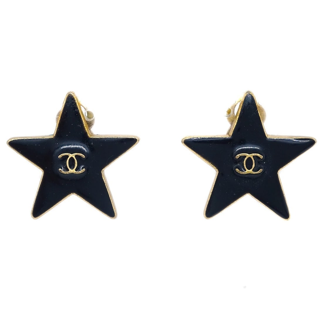 Chanel Clip-On Star Earrings Gold-Plated Blue 03A: Chanel Clip-On Star Earrings Gold-Plated Blue 03A Elevate your accessory collection with these exquisite Chanel Star Earrings. Crafted with a stunning gold-plated finish, these earrings feature a uniq