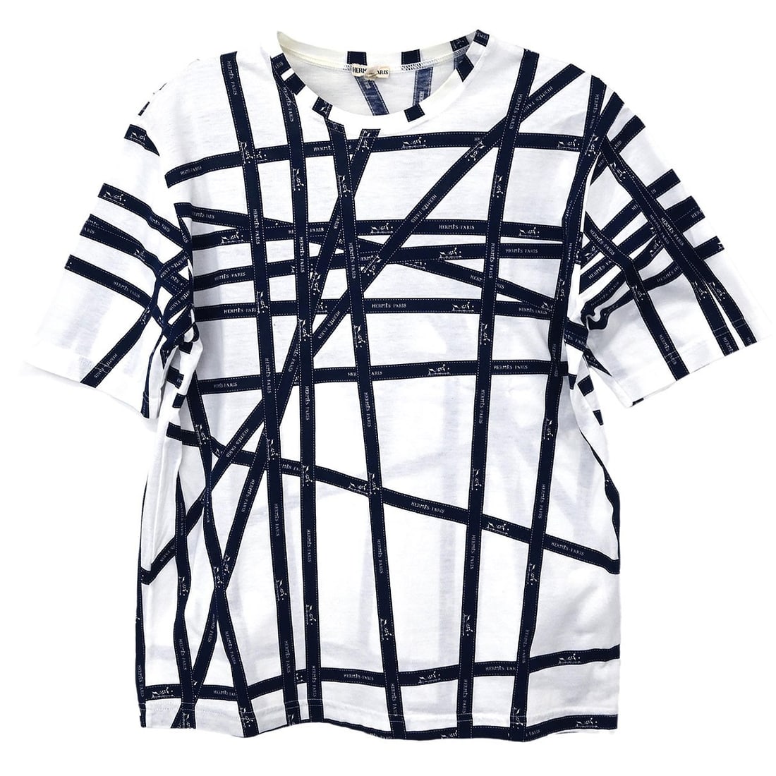 Hermes Vintage White Cotton Short Sleeve T-Shirt M: Hermes Vintage White Cotton Short Sleeve T-Shirt M Elevate your casual wardrobe with this vintage Hermes short sleeve t-shirt. Crafted from 100% cotton, this basic yet stylish tee features a round nec