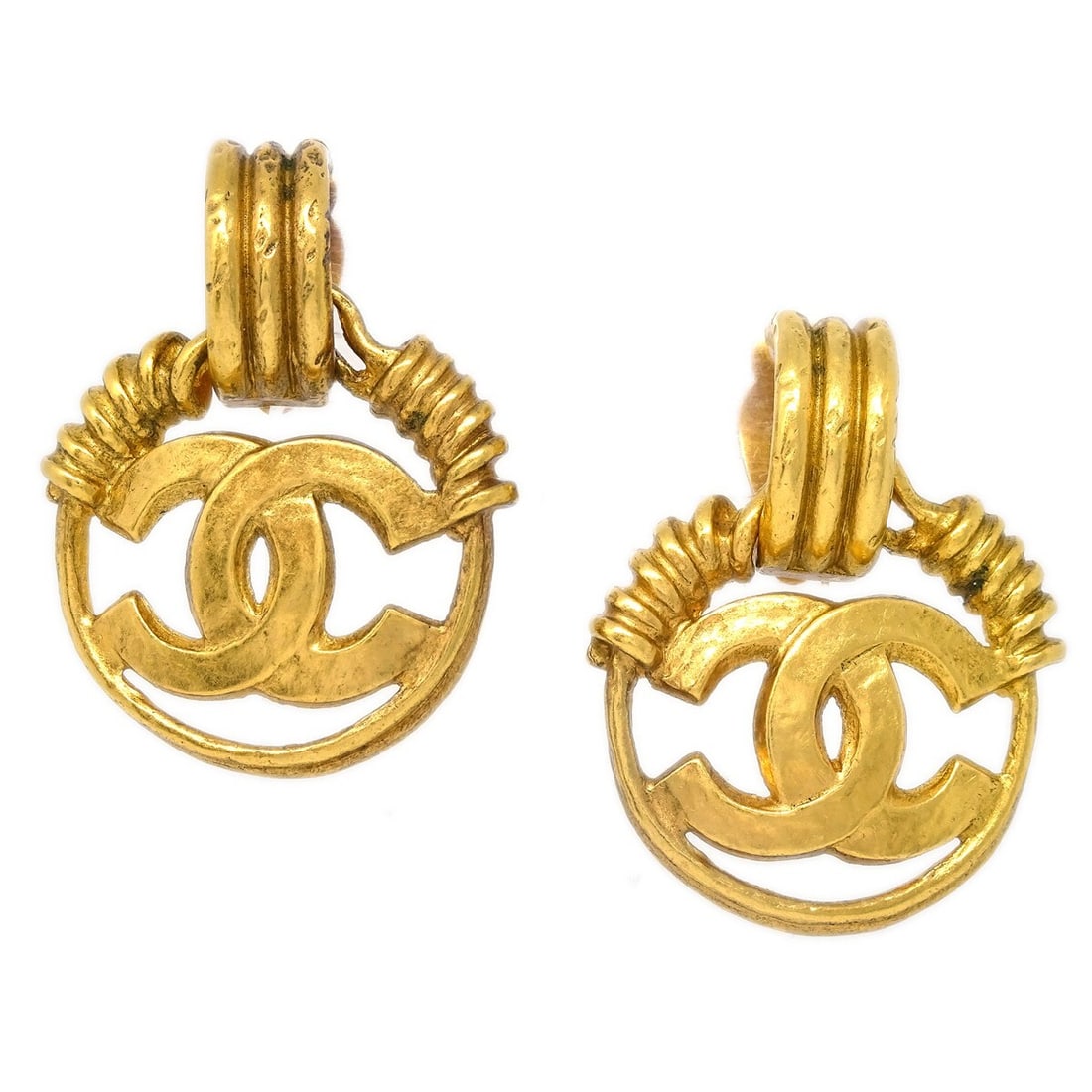 Chanel Gold Clip-On Hoop Dangle Earrings 94P: Chanel Gold Clip-On Hoop Dangle Earrings 94P Elevate your accessory collection with these exquisite Chanel Hoop Dangle Earrings. Crafted in a stunning gold tone, these clip-on earrings feature a dangl