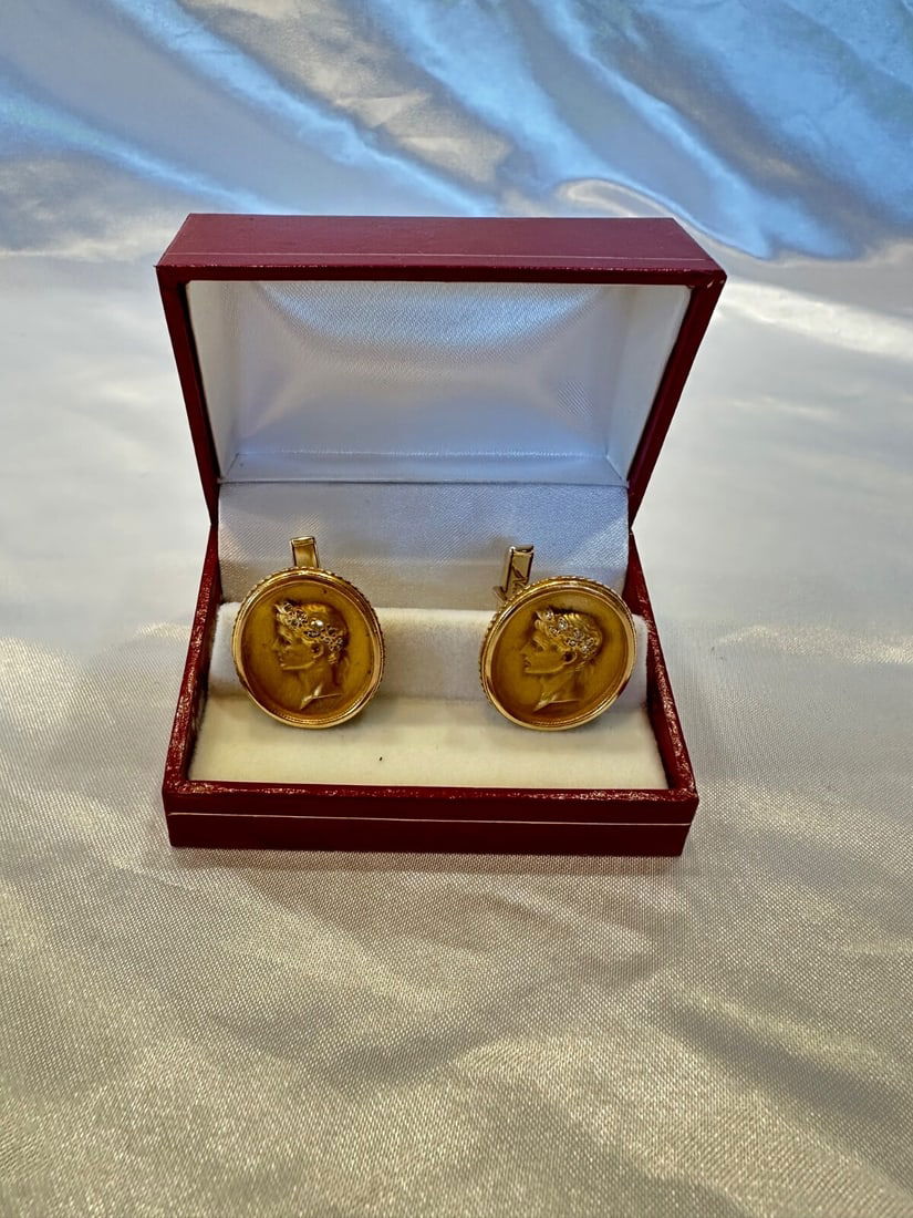 14K Yellow Gold Diamond Roman Design Cufflinks Set: 14K Yellow Gold Diamond Roman Design Cufflinks Set Elevate your formal attire with this stunning pair of cufflinks featuring a magnificent Roman ancient design. Crafted from 14K yellow gold and adorne