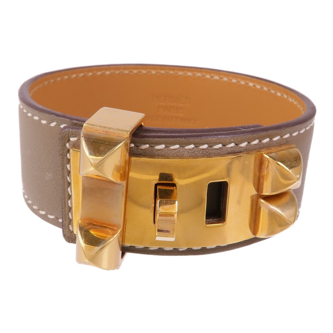 HERMES Collier De Chien 24 Gray Calfskin Leather Bracelet: HERMES Collier De Chien 24 Gray Calfskin Leather Bracelet Discover the elegance of the HERMES Collier De Chien 24 Bracelet, crafted from premium calfskin leather in a sophisticated gray hue. This styl