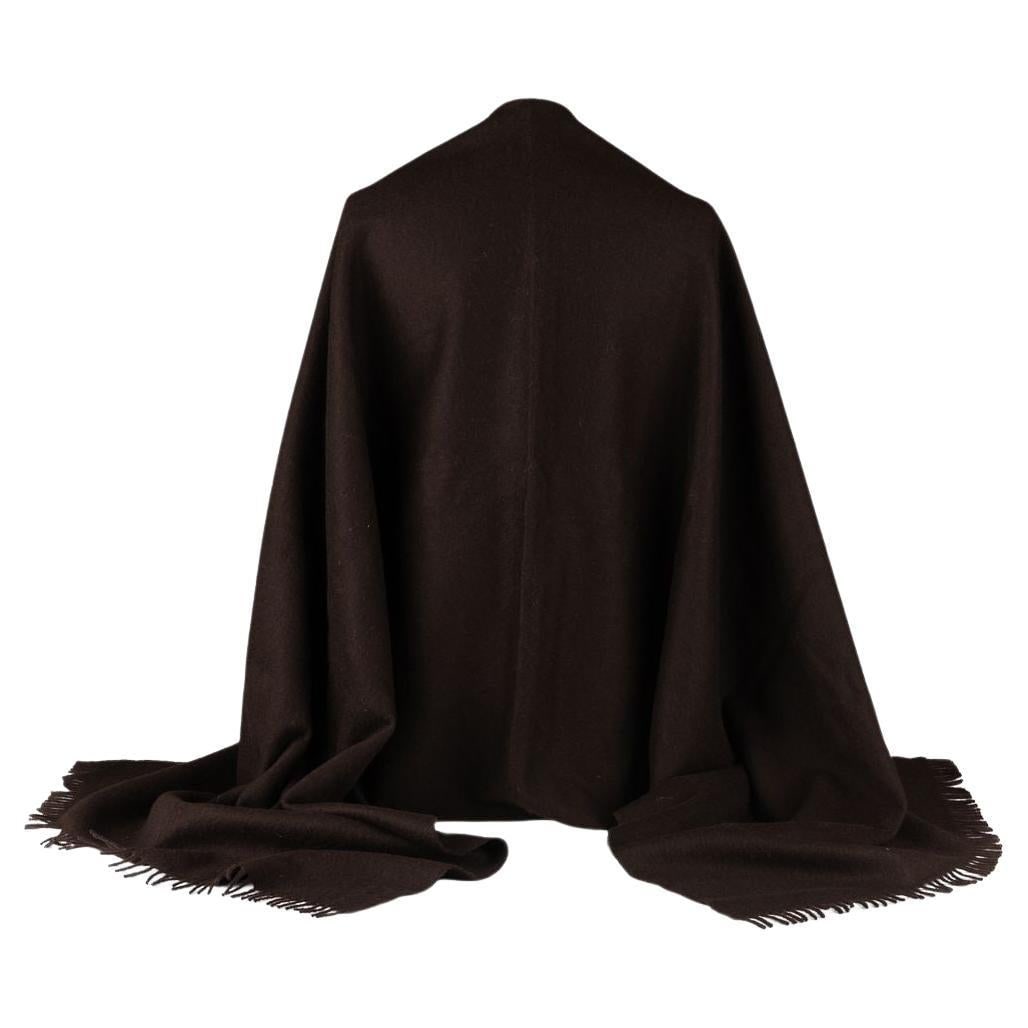 Hermes Brown Cashmere Scarf 100% Unisex 30 x 76 Inches: Hermes Brown Cashmere Scarf 100% Unisex 30 x 76 Inches This luxurious Hermes unisex scarf is crafted from 100% cashmere, offering unparalleled warmth and softness. The rich brown color makes it a vers