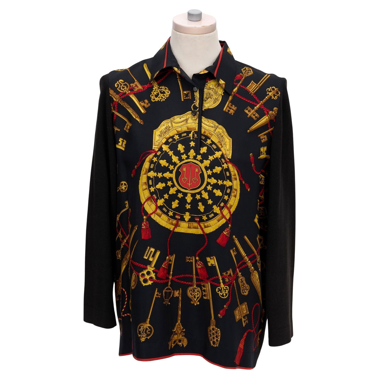 Hermes Les Cles Silk Cashmere Wool Polo Shirt M: Hermes Les Cles Silk Cashmere Wool Polo Shirt M Elevate your wardrobe with this exquisite Hermes Les Cles Renaissance Silk Shirt. This sophisticated polo shirt is crafted from a luxurious blend of sil