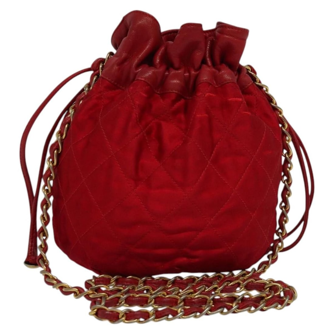 Chanel Red Satin Quilted Drawstring Bucket Bag Vintage Style: Chanel Red Satin Quilted Drawstring Bucket Bag Vintage Style This Chanel vintage drawstring bucket bag features a quilted satin exterior in red, designed for women. The bag measures 13cm x 15cm x 8cm