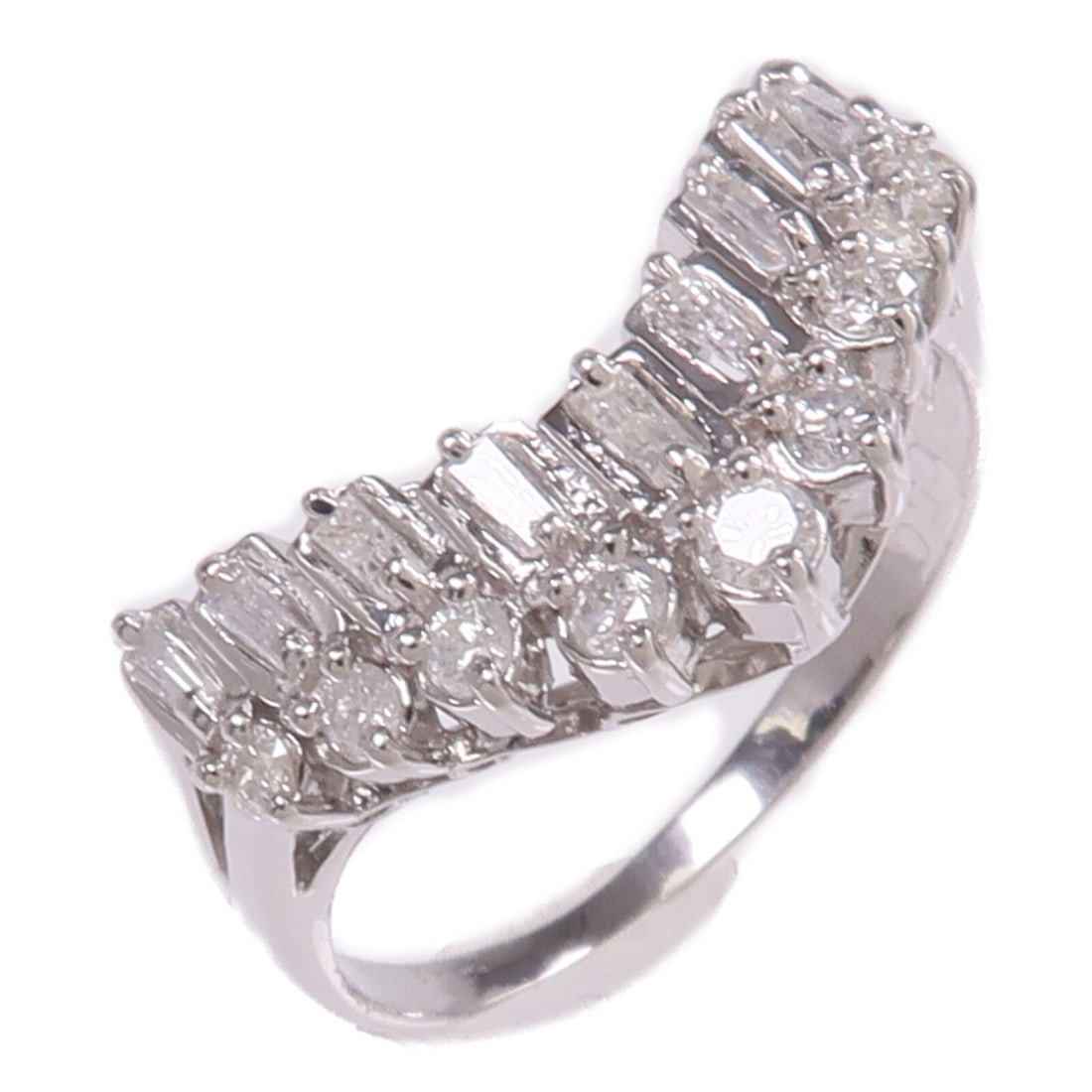 Diamond Ring in Pt900 Platinum Size 6.5 (1 of 9)