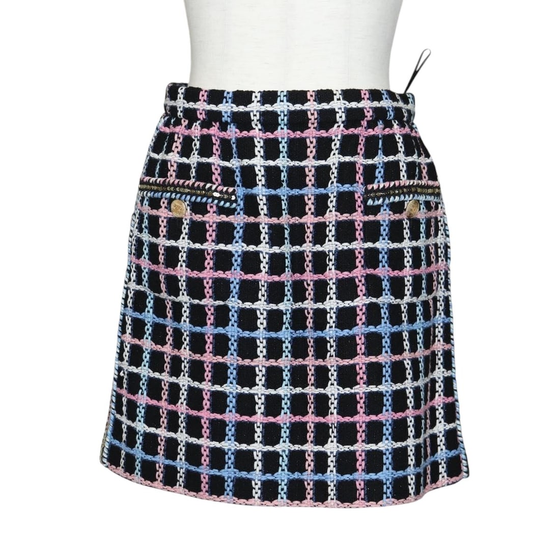 CHANEL Navy Silk Tweed Skirt Authenticated France: CHANEL Navy Silk Tweed Skirt Authenticated France Elevate your wardrobe with this authentic CHANEL navy tweed skirt, crafted in luxurious silk. Designed for both style and comfort, this piece features