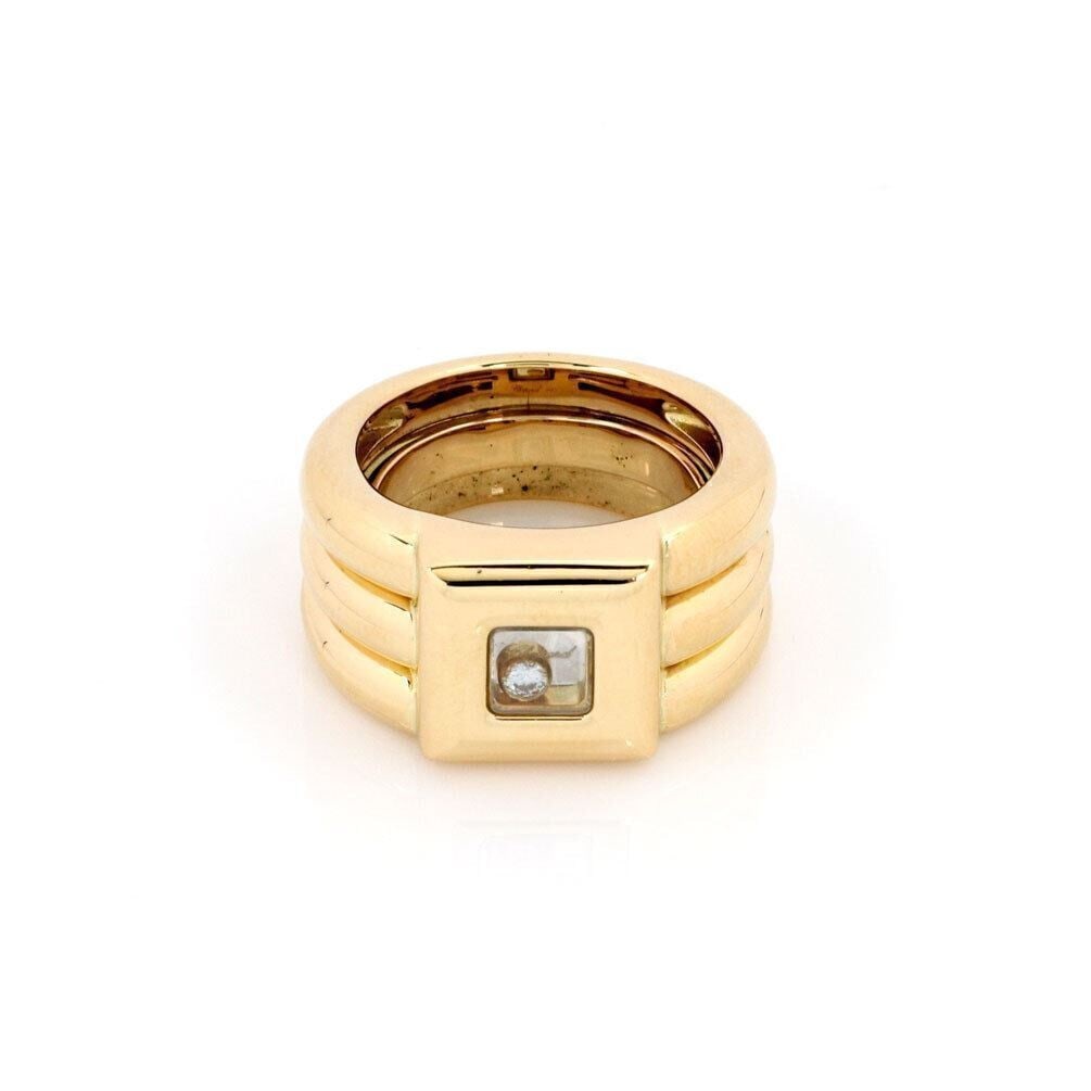 Chopard Happy Diamond Ribbed Square 18k Yellow Gold Ring Size 6: Chopard Happy Diamond Ribbed Square 18k Yellow Gold Ring Size 6 This Chopard Happy Diamond ring features an 18k yellow gold ribbed band with a square top design. Highlighted by a sparkling diamond as