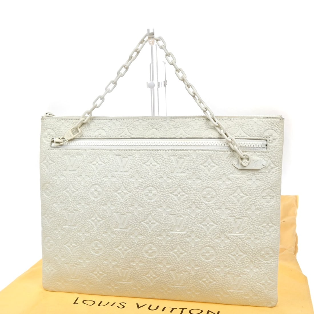 White Taurillon Leather Pochette A4 by Louis Vuitton (1 of 18)