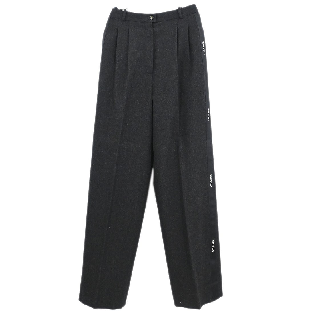 Chanel Gray Wool Ankle Pants Size 36 Vintage Fall Winter: Chanel Gray Wool Ankle Pants Size 36 Vintage Fall Winter These Chanel long pants feature a classic ankle style and are crafted from 100% wool in a gray color. Designed with a regular fit and zip closu
