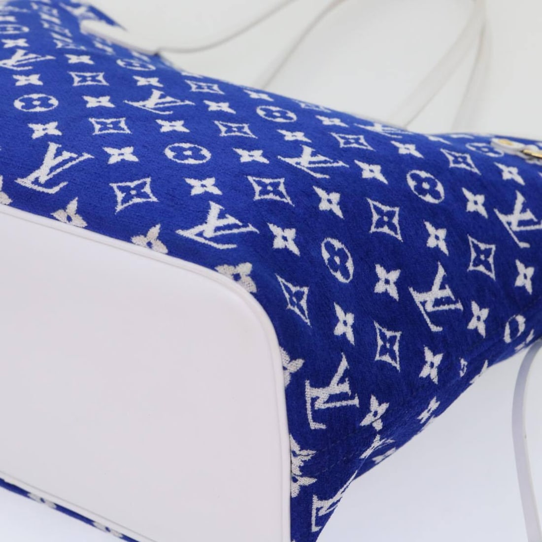 Neverfull NM Tote Blue Velvet Monogram Bag by Louis Vuitton - 11