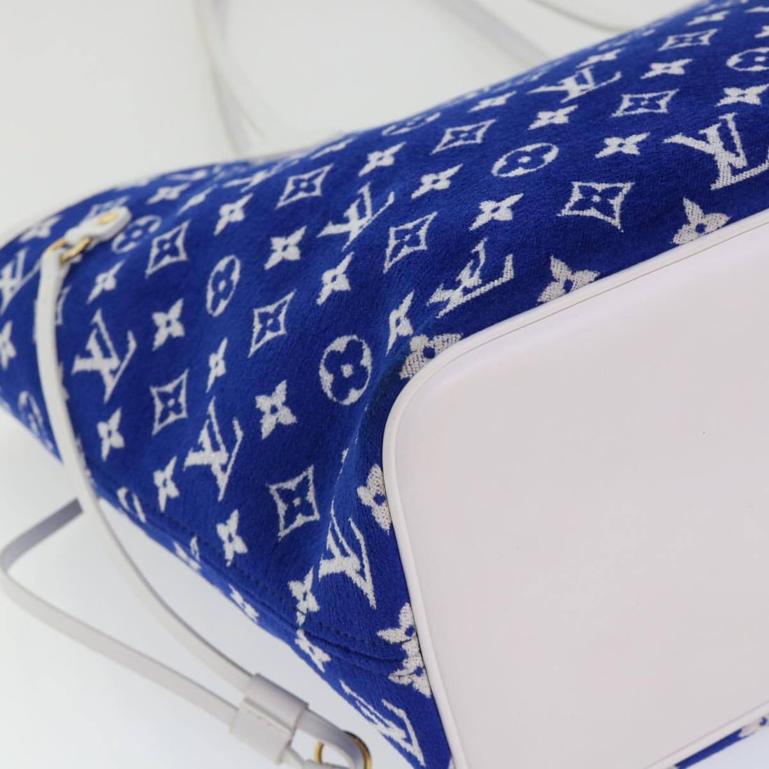 Neverfull NM Tote Blue Velvet Monogram Bag by Louis Vuitton - 8