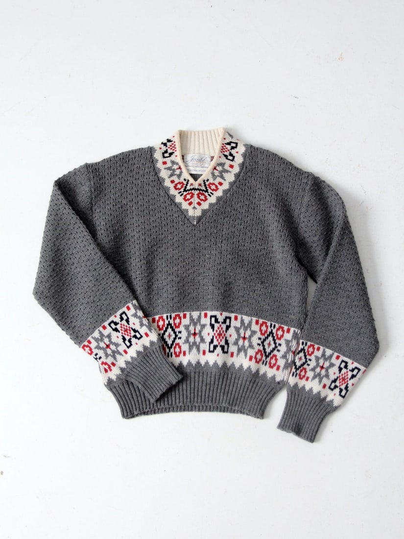 Vintage Jersild Ski Sweater Gray Wool Scandinavian Design: Vintage Jersild Ski Sweater Gray Wool Scandinavian Design Discover this vintage Jersild ski sweater, a timeless piece made from 100% Australian zephyr yarn. The sweater showcases a stunning Scandinavi