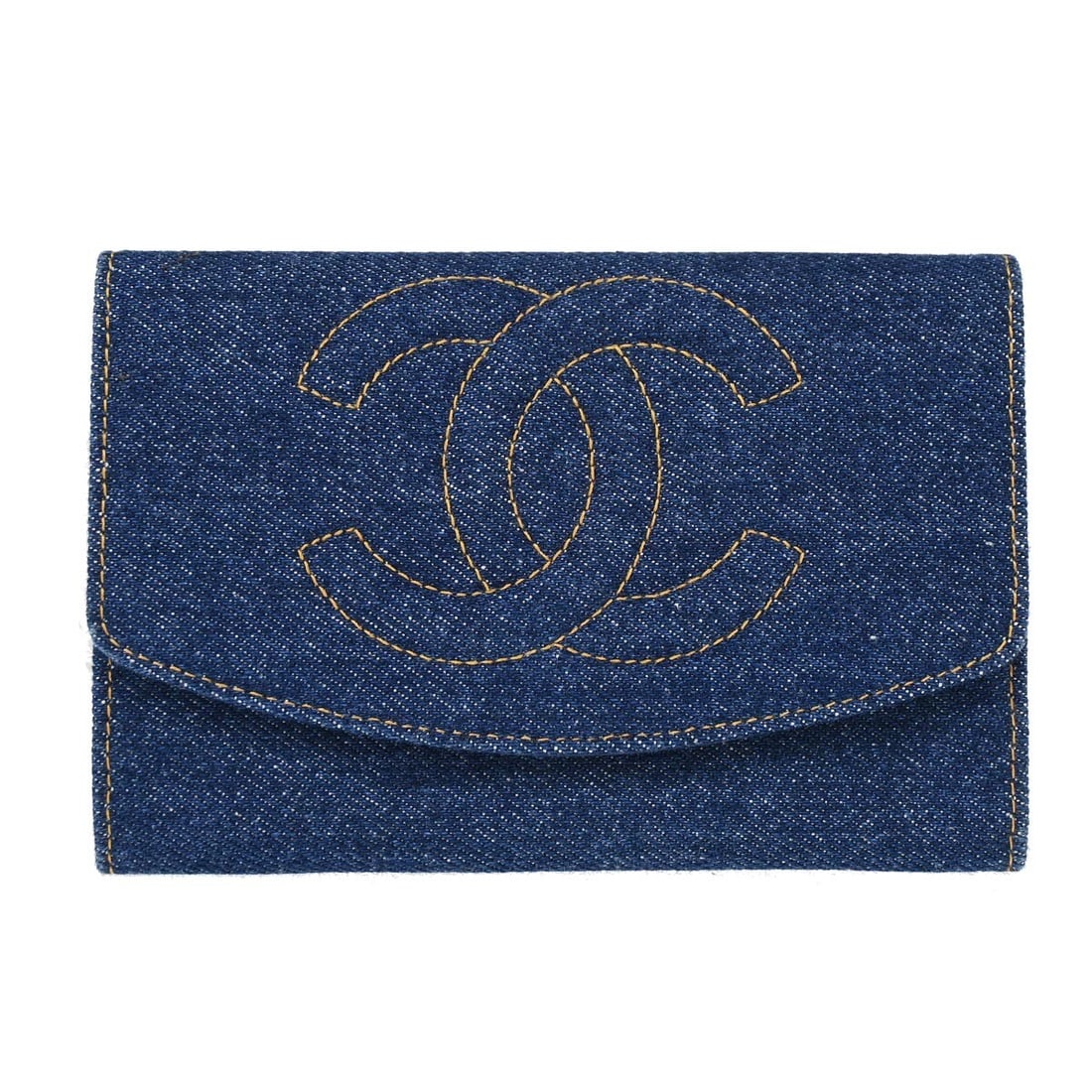 Chanel Indigo Denim Wallet Purse with CC Pattern: Chanel Indigo Denim Wallet Purse with CC Pattern This Chanel Indigo Denim Wallet Purse showcases the iconic CC pattern in a stylish indigo color. Crafted from durable denim canvas, it blends luxury wi