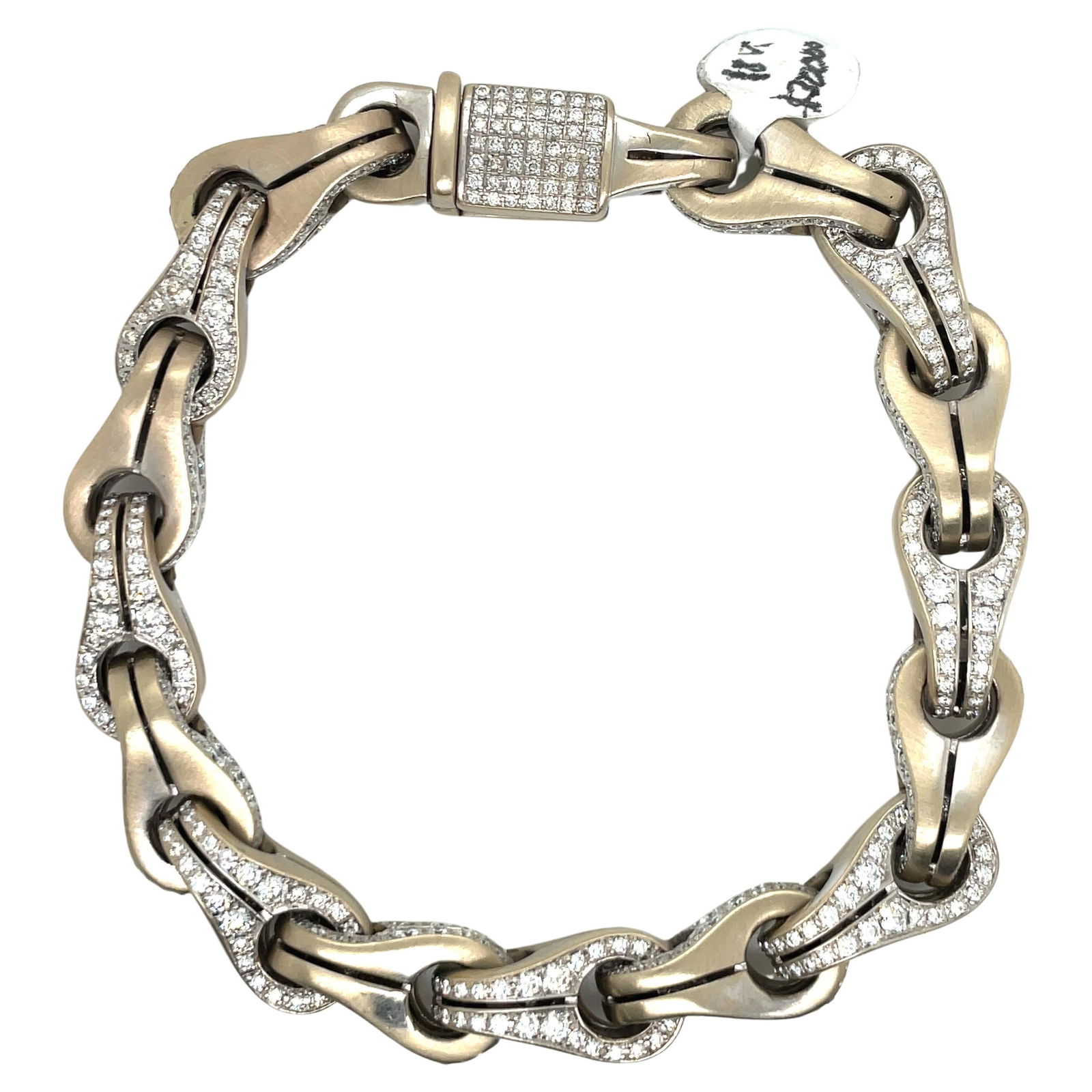 Di Modolo Fiamma 18K White Gold Diamond Bracelet 13 Carats Italy: Di Modolo Fiamma 18K White Gold Diamond Bracelet 13 Carats Italy This exquisite Di Modolo Fiamma Collection bracelet is crafted from 18 karat white gold and features a stunning array of round diamonds
