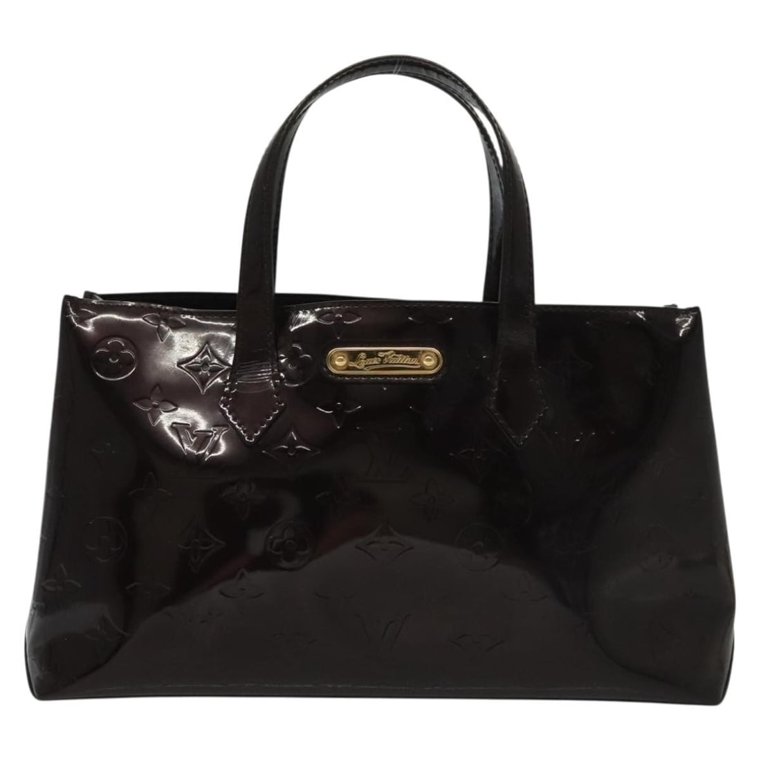 Purple Patent Leather Wilshire Louis Vuitton Handbag 31cm: Purple Patent Leather Wilshire Louis Vuitton Handbag 31cm This Louis Vuitton Wilshire handbag for women features a purple patent leather exterior with the iconic monogram Vernis finish. The bag measur