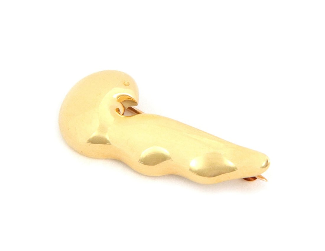 Tiffany & Co. Paloma Picasso Dove Bird Pin 1981 18k Yellow Gold: Tiffany & Co. Paloma Picasso Dove Bird Pin 1981 18k Yellow Gold This exquisite vintage pin from Tiffany & Co. is designed by Paloma Picasso and is part of the Dove Bird Collection. Crafted from 18k ye