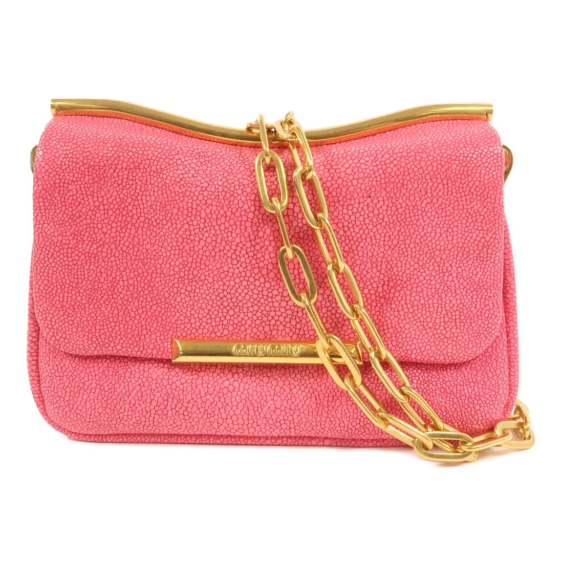 Miu Miu Pink Calfskin Shoulder Bag with Gold Tone Chain: Miu Miu Pink Calfskin Shoulder Bag with Gold Tone Chain This Miu Miu shoulder bag is crafted from pink calfskin leather and features a chain strap. Made in Italy, it offers a stylish and versatile acc