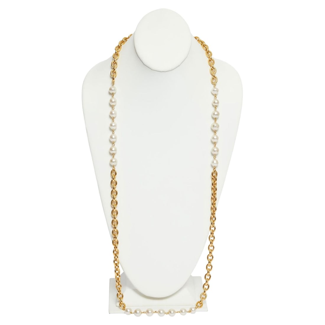 Chanel 80s Gripoix Pearl Gold Sautoir Necklace with Box: Chanel 80s Gripoix Pearl Gold Sautoir Necklace with Box This exquisite Chanel sautoir necklace from the 1980s features a stunning combination of gold metal and lustrous pearls. The necklace showcases