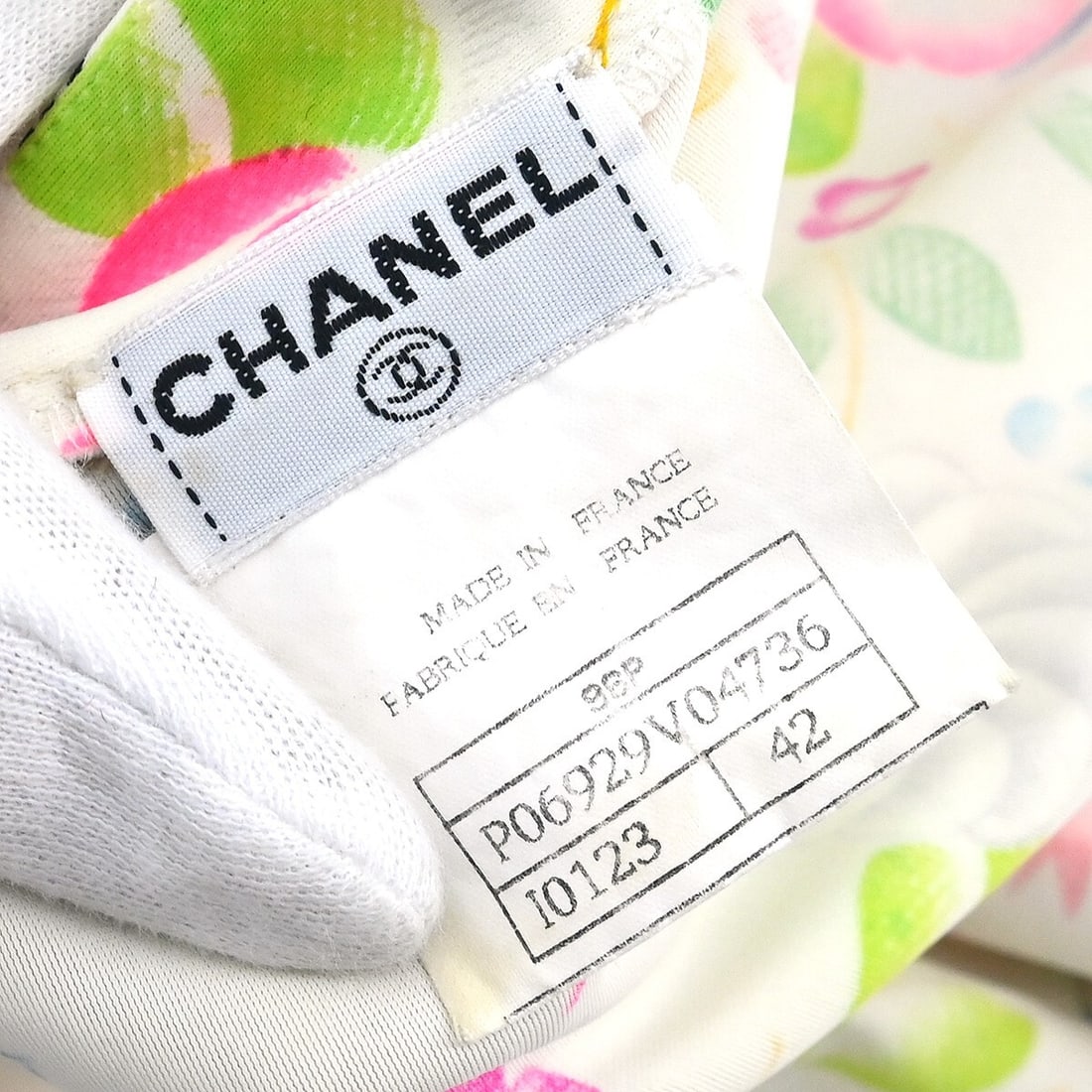 Vintage Chanel Cropped White T-Shirt 96P Size 42 - 8