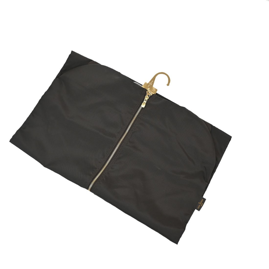 Louis Vuitton Canvas Garment Case Brown 50cm x 100cm: Louis Vuitton Canvas Garment Case Brown 50cm x 100cm Louis Vuitton unisex garment case crafted from durable brown canvas. The piece measures 50cm by 100cm by 0.5cm and originates from France. It shows