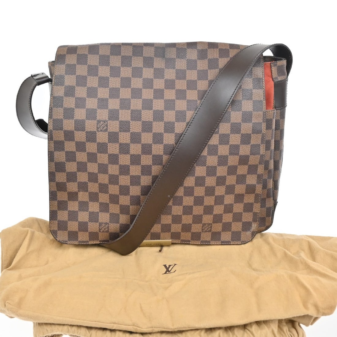 Louis Vuitton Damier Canvas Bastille Handbag Brown 34cm: Louis Vuitton Damier Canvas Bastille Handbag Brown 34cm The Louis Vuitton Bastille Bag in Damier canvas is a feminine accessory crafted in France. It features a brown canvas material with a spacious d