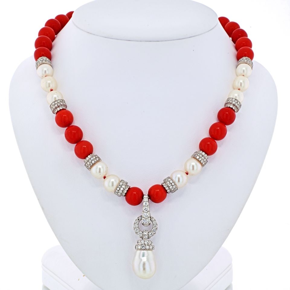 David Webb Coral Diamond Pearl Bead Necklace Platinum 18K White Gold: David Webb Coral Diamond Pearl Bead Necklace Platinum 18K White Gold Discover the elegance of this stunning David Webb necklace, expertly crafted from a luxurious combination of platinum and 18K white