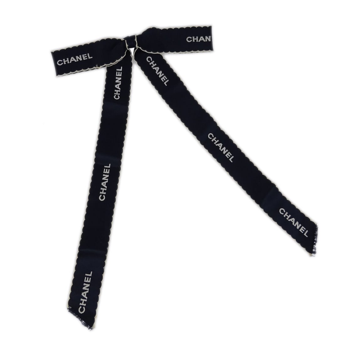 Chanel Navy Satin Bow Brooch Pin Gold Plated Corsage: Chanel Navy Satin Bow Brooch Pin Gold Plated Corsage This elegant Chanel Bow Brooch Pin is a stunning accessory that adds a touch of sophistication to any ensemble. Crafted from luxurious satin in a d