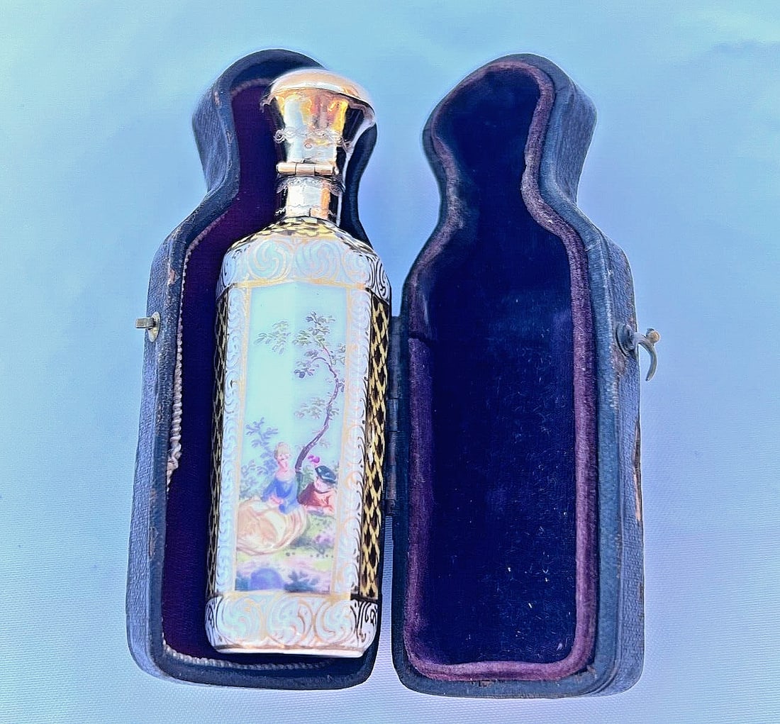 19th Century French 18K Gold Hand-Painted Porcelain Perfume Bottle with Leather Case: 19th Century French 18K Gold Hand-Painted Porcelain Perfume Bottle with Leather Case Discover an exquisite piece of craftsmanship with this 19th century French perfume bottle, elegantly crafted from 1