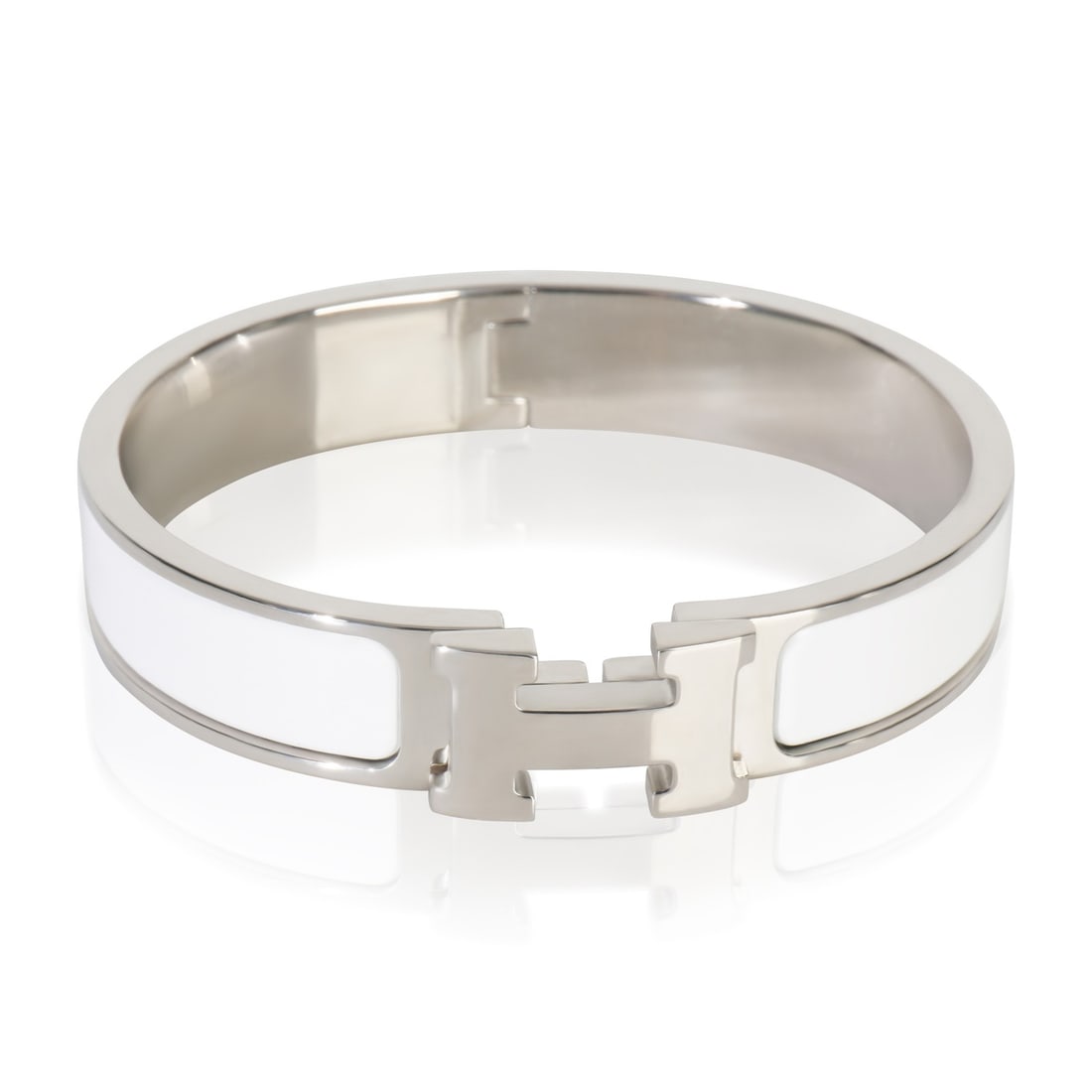 Hermes Clic H In Blanc Palladium Plated Women's Bracelet with Box: Hermes Clic H In Blanc Palladium Plated Women's Bracelet with Box This Hermes Clic H In Blanc bracelet features a classic design crafted with palladium plating. The bracelet is finished with a pusher