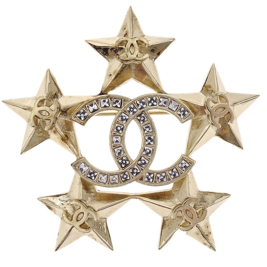 Gold-Plated Star Brooch with Rhinestones Chanel CC A17C: Gold-Plated Star Brooch with Rhinestones Chanel CC A17C This Chanel Star CC brooch pin features a gold-plated finish and is adorned with rhinestones. It showcases the iconic CC logo and star motif, of