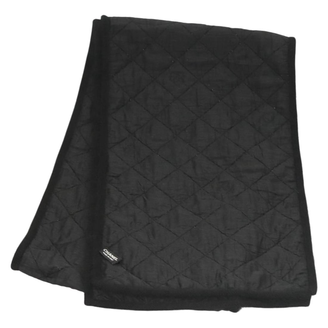 CHANEL Black Wool Matelasse Scarf with CC Logo Made in Italy: CHANEL Black Wool Matelasse Scarf with CC Logo Made in Italy Elevate your accessory collection with this authentic CHANEL Matelasse Scarf, crafted in luxurious wool. This timeless piece features a cla