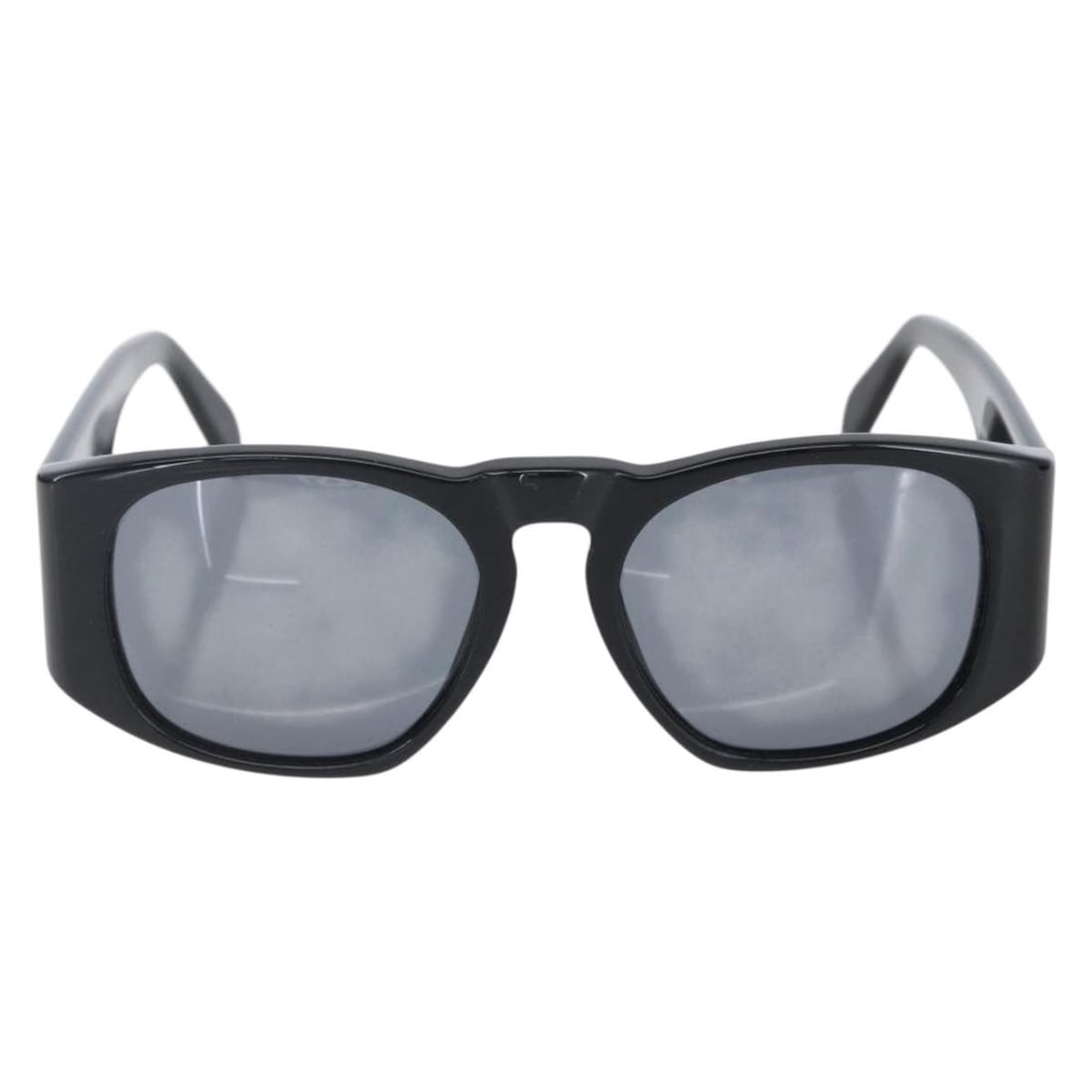 Black Plastic Sunglasses with Chanel CC Logo for Women (1 of 11)