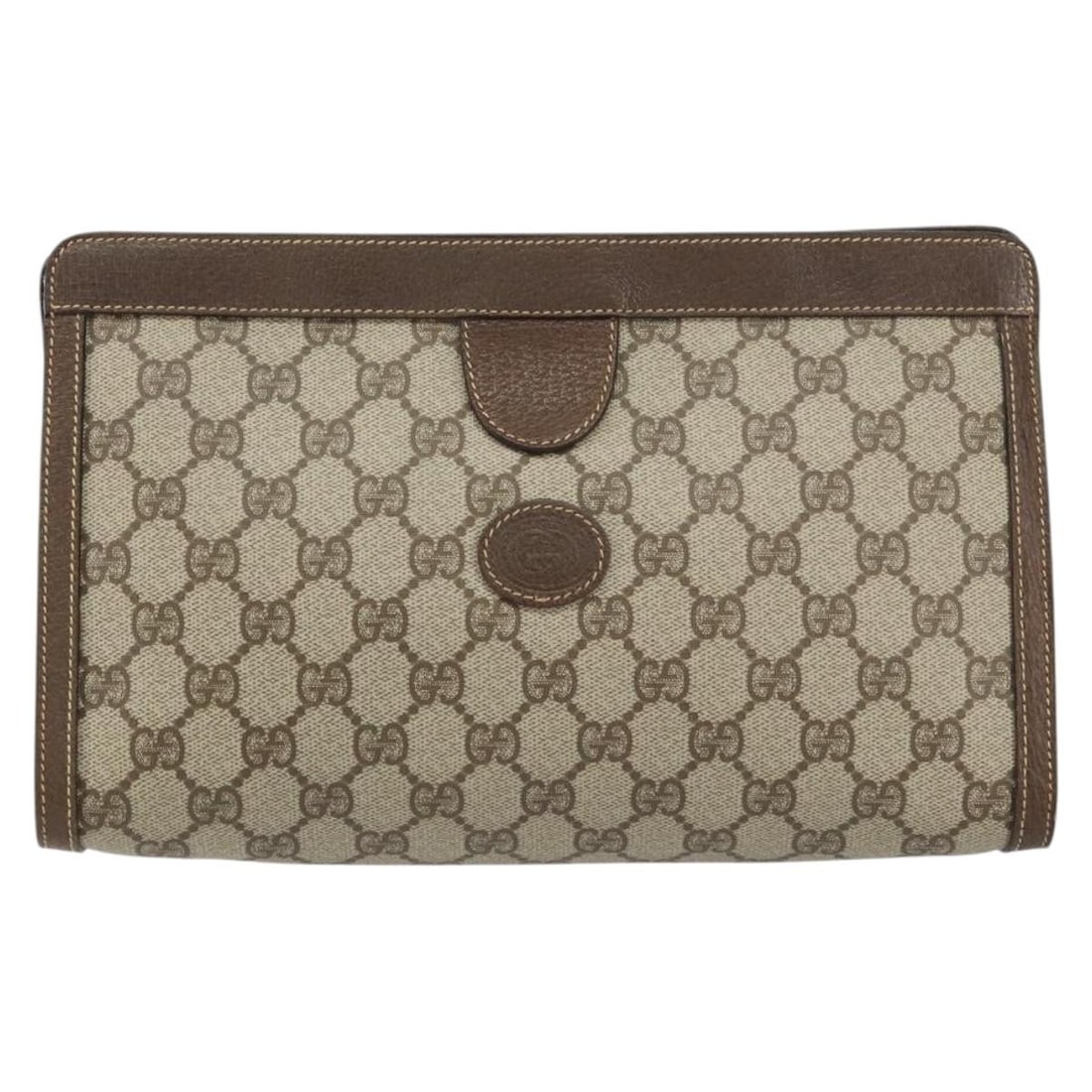 GG Supreme beige PVC clutch bag by Gucci: GG Supreme beige PVC clutch bag by Gucci This pre-owned Gucci GG Supreme Clutch bag is crafted from beige PVC and designed for women. It features a classic silhouette with a spacious interior, made in