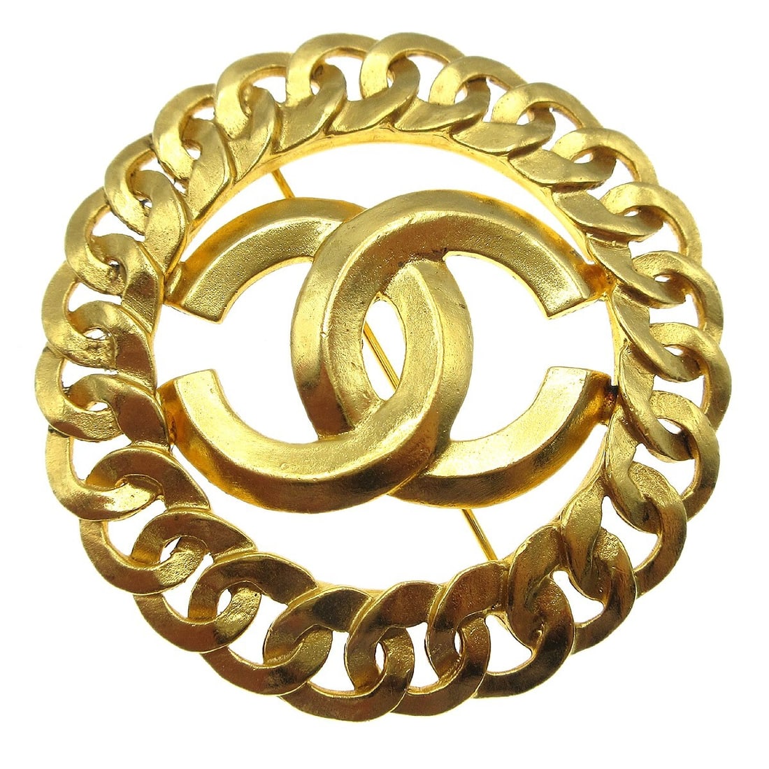 Chanel Gold Medallion Brooch Pin 2in 96P Gold-Plated: Chanel Gold Medallion Brooch Pin 2in 96P Gold-Plated This exquisite Chanel Medallion Brooch Pin is a stunning accessory that embodies elegance and sophistication. Crafted from high-quality gold-plated