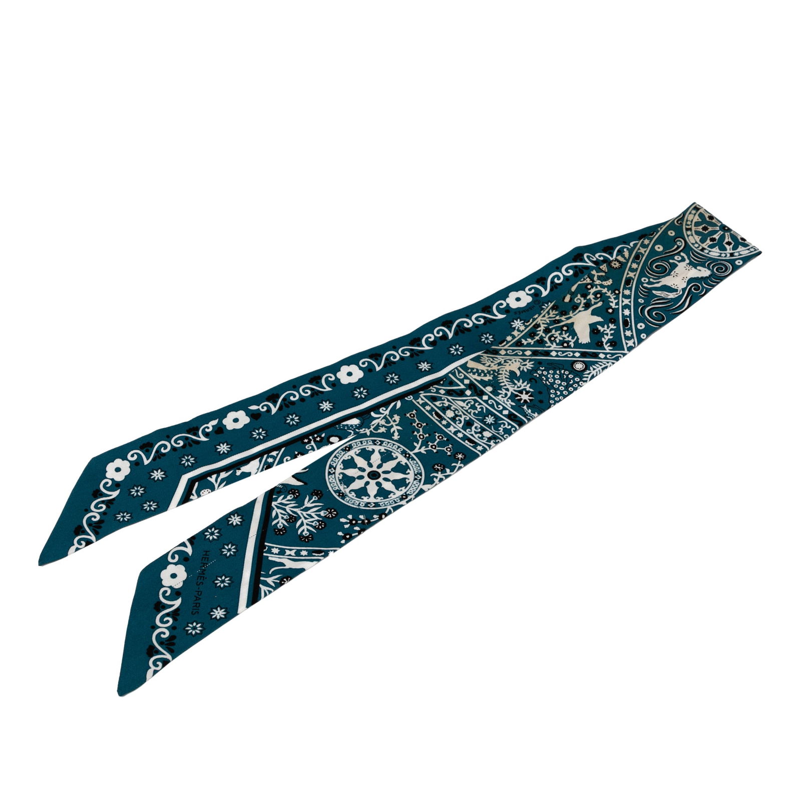 Hermes Peuple du Vent Blue Silk Twilly Scarf 83.5cm: Hermes Peuple du Vent Blue Silk Twilly Scarf 83.5cm Introducing the Hermes Peuple du Vent Bandana Silk Twilly Scarf, a luxurious accessory crafted from 100% silk featuring the vibrant Peuple du Vent p