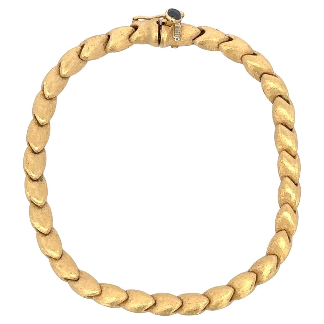 Harbor Diamonds 18K Yellow Gold Smooth Link Bracelet 12.6g 7.13 inches: Harbor Diamonds 18K Yellow Gold Smooth Link Bracelet 12.6g 7.13 inches This exquisite bracelet is crafted from 18 karat yellow gold, featuring a contemporary style with smooth brushed finished links.