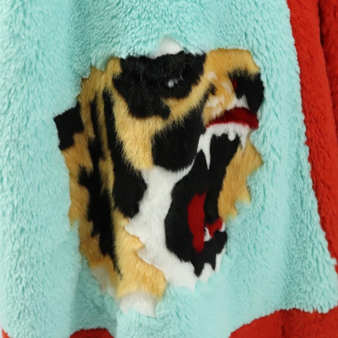 Gucci Peppermint Fur Tiger Poncho Jacket With Suit Cover - 5