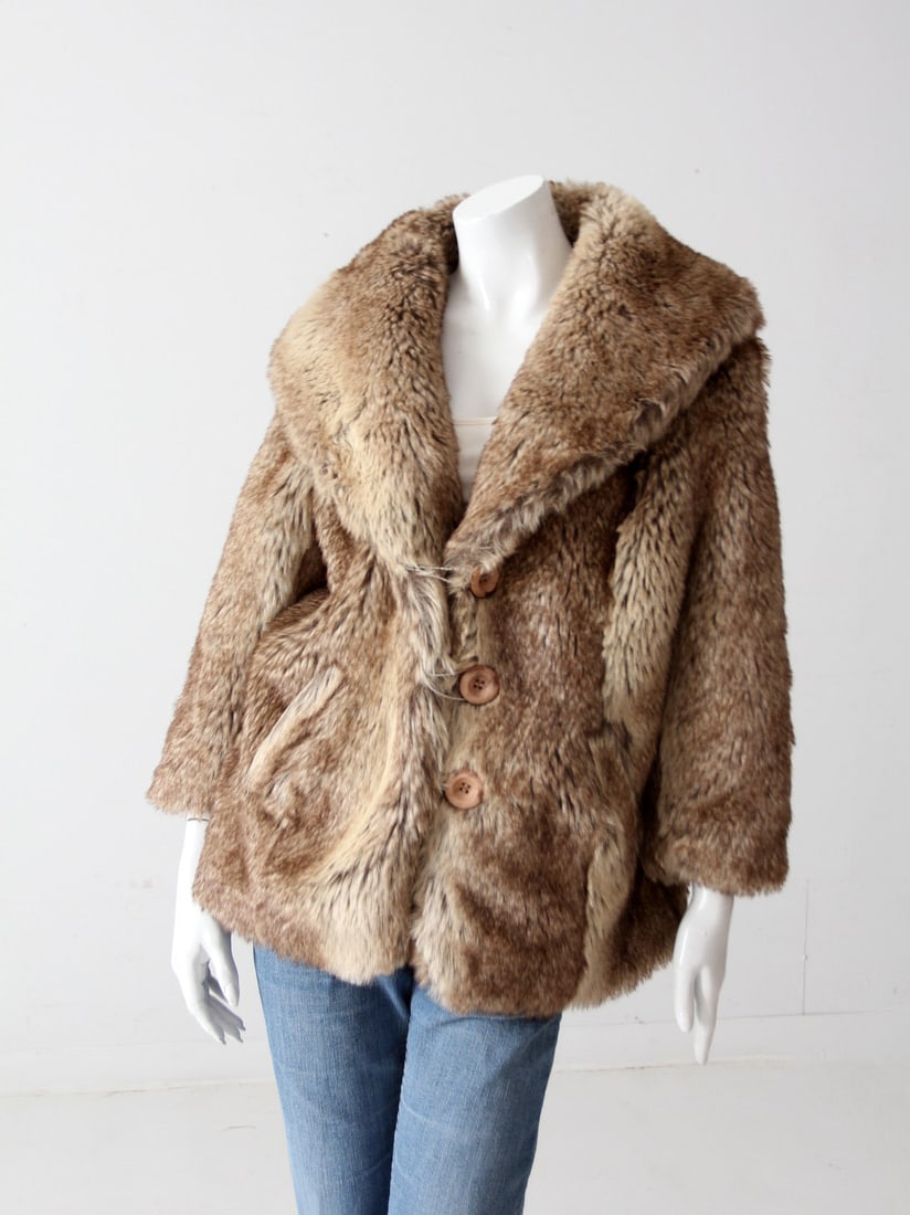 Bar III Brown Cropped Faux Fur Jacket With Wide Collar Size M: Bar III Brown Cropped Faux Fur Jacket With Wide Collar Size M This vintage Bar III faux fur jacket features a warm, fluffy texture in a neutral brown shade. Designed with a cropped length and wide col