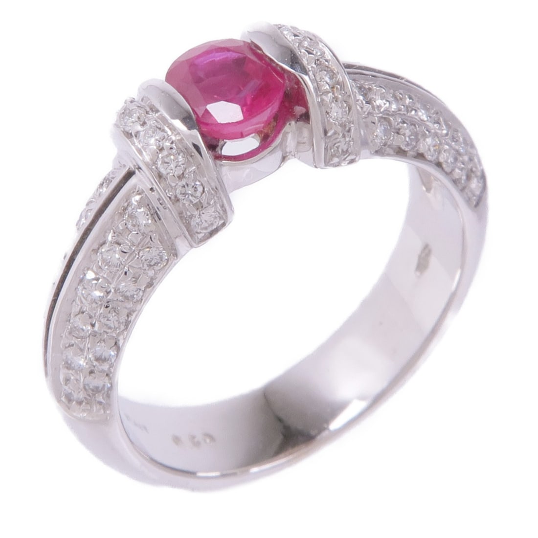 JEWELRY Ruby Diamond Ring in 18K White Gold Size 6: JEWELRY Ruby Diamond Ring in 18K White Gold Size 6 This exquisite ruby and diamond ring is crafted from 18K white gold, offering a luxurious and elegant look. The stunning red ruby serves as the focal