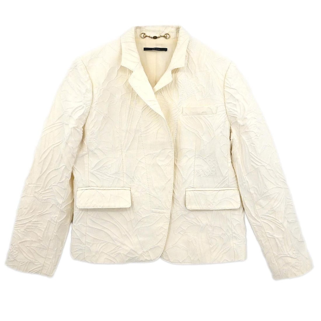 White Gucci Mid-Length Collared Jacket Size 40 Cotton Nylon Silk: White Gucci Mid-Length Collared Jacket Size 40 Cotton Nylon Silk This Gucci single-breasted jacket features a mid-length design crafted from a blend of cotton, nylon, and silk. Showcasing a classic co
