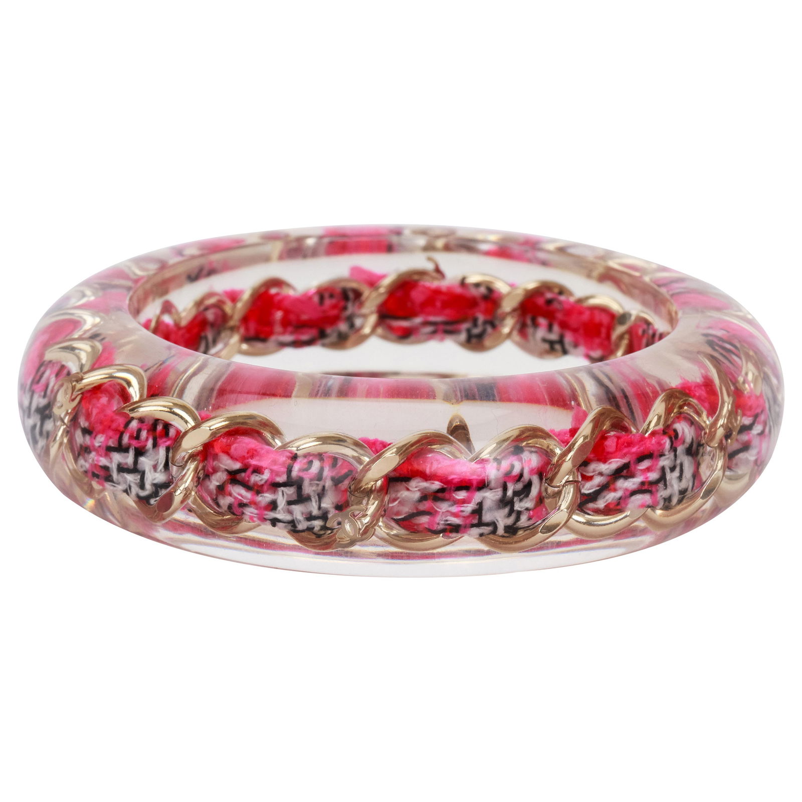 Chanel Red Lucite Chain Inlay Bangle Bracelet 2.5 in France: Chanel Red Lucite Chain Inlay Bangle Bracelet 2.5 in France Elevate your accessory collection with this stunning Chanel Red Lucite Chain Inlay Bangle Bracelet. This exquisite piece features a vibrant