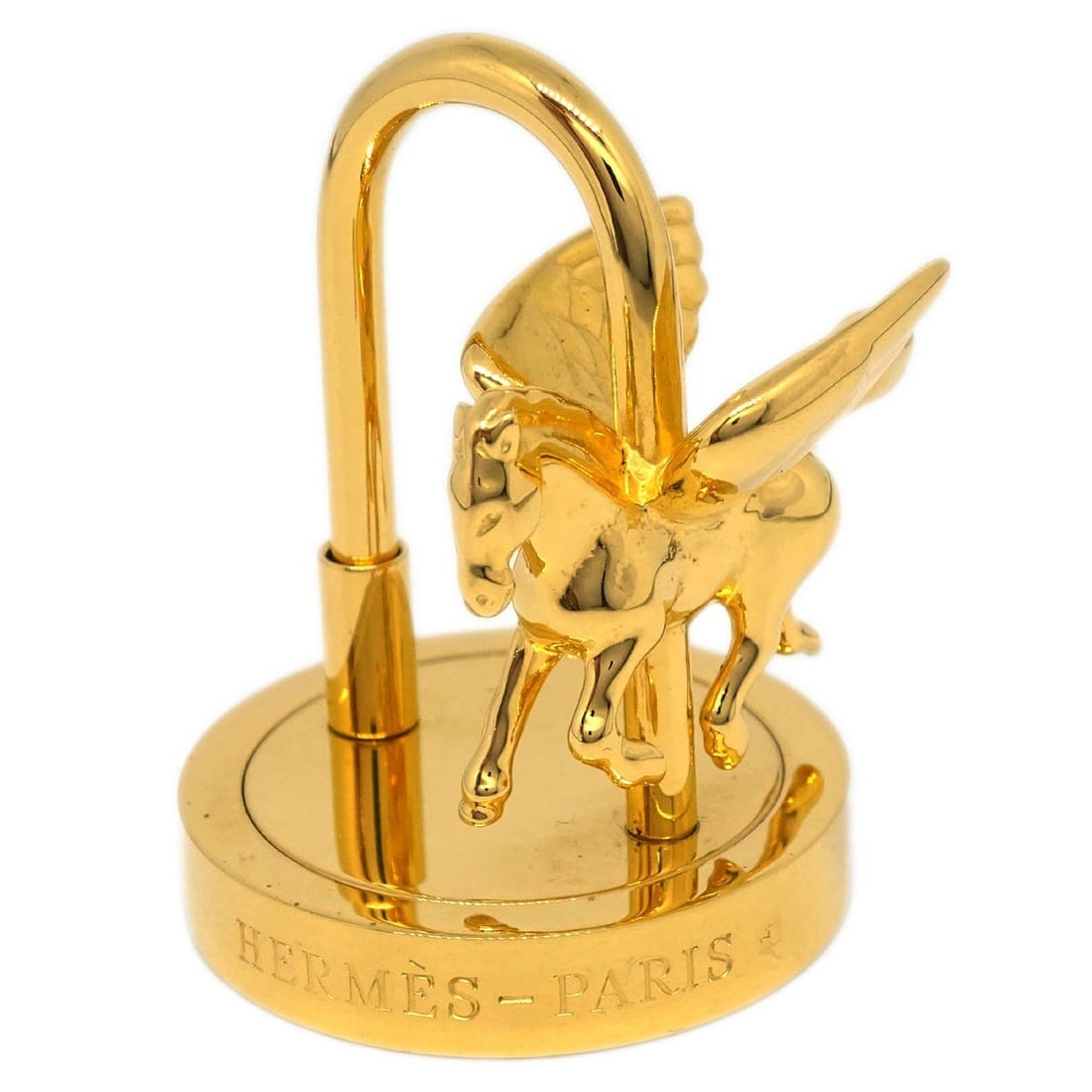 Hermes 2007 Pegasus Charm Gold Vintage Entrez dans la danse!: Hermes 2007 Pegasus Charm Gold Vintage Entrez dans la danse! This exquisite 2007 Hermes Entrez dans la danse! Pegasus Charm is a stunning representation of luxury and craftsmanship. Made of gold, this