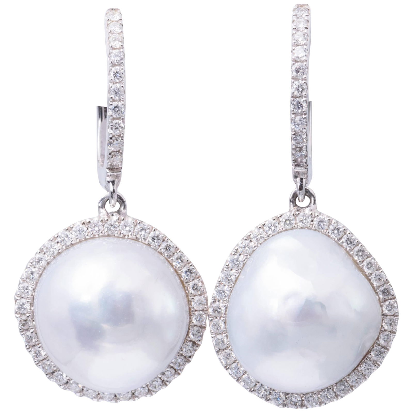 Harbor Diamonds 18K White Gold South Sea Pearl Diamond Drop Earrings 0.64 Carats: Harbor Diamonds 18K White Gold South Sea Pearl Diamond Drop Earrings 0.64 Carats Elevate your elegance with these stunning South Sea Pearl Baroque Diamond Halo Drop Earrings. Crafted in luxurious 18K