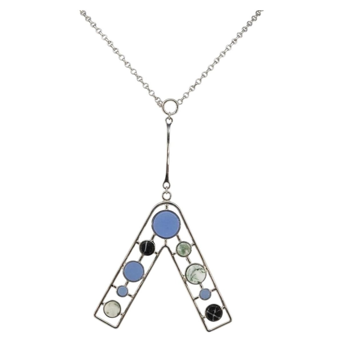 Christian Dior Silver Metal Necklace 30.7 Inch: Christian Dior Silver Metal Necklace 30.7 Inch This stylish Christian Dior necklace showcases a sleek silver metal finish, perfect for adding a touch of elegance to any outfit. With an approximate tot